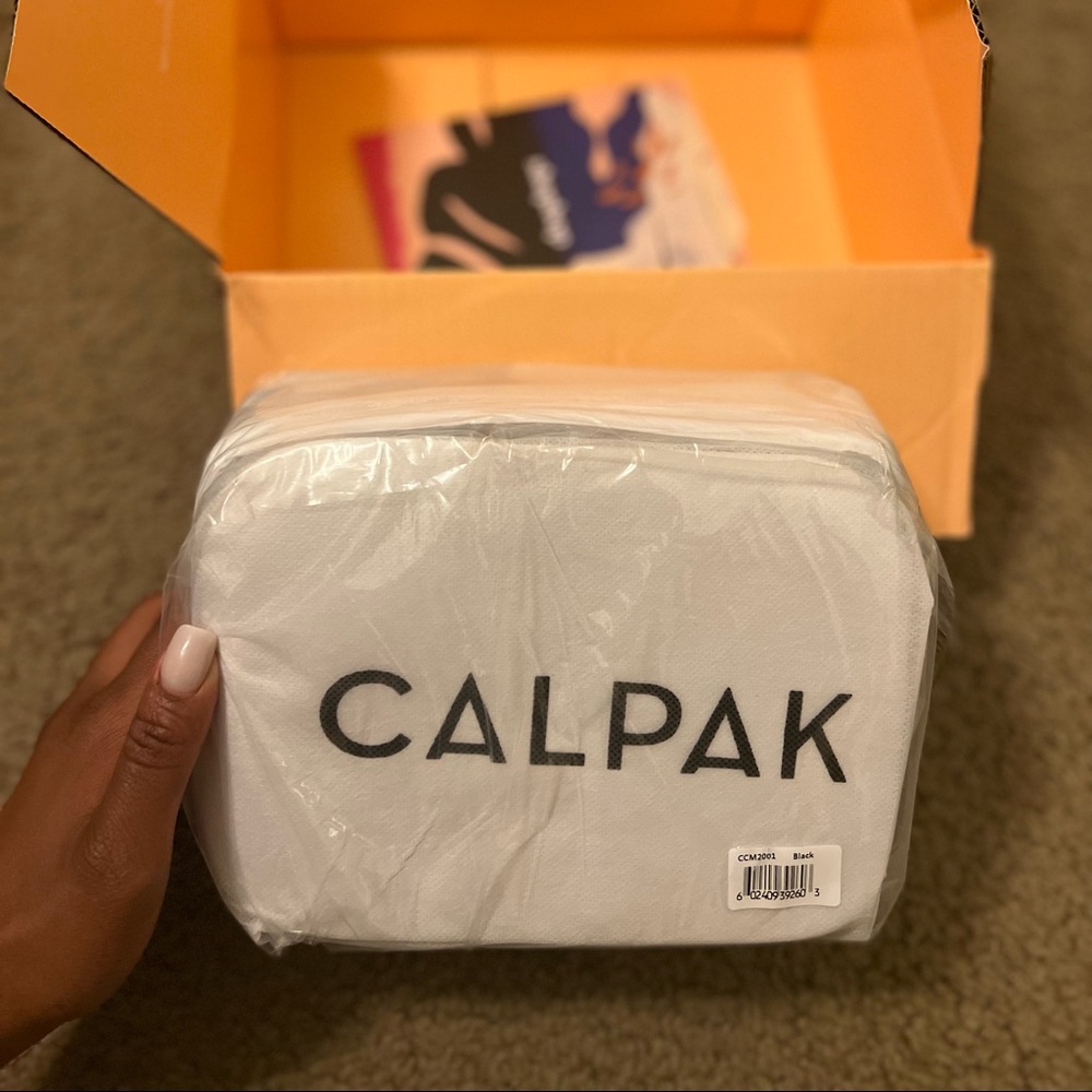 CALPAK
Mini Clear Cosmetic Case
